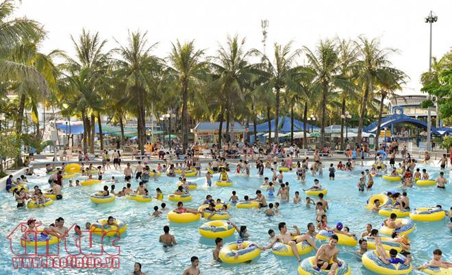 Các điểm vui chơi Hà Nội kín người trong ngày nghỉ lễ ảnh 12
